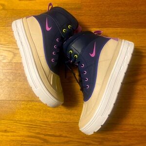 Nike youth Woodside Waterproof Boots